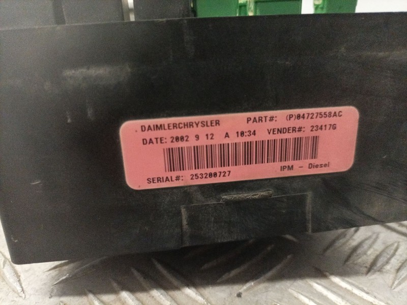 Recambio de caja reles / fusibles para chrysler voyager (rg) referencia OEM IAM 04727558AC  