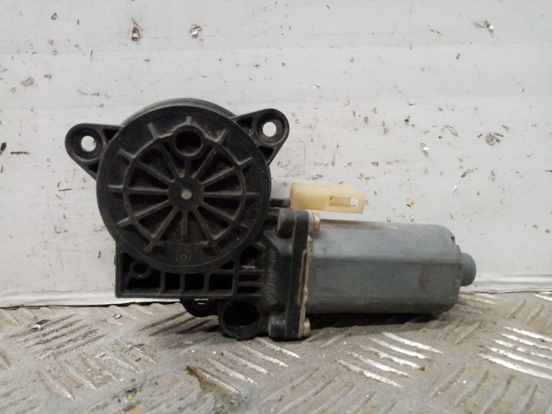 Recambio de motor elevalunas delantero derecho para ford fusion (cbk) trend referencia OEM IAM 0130821939  