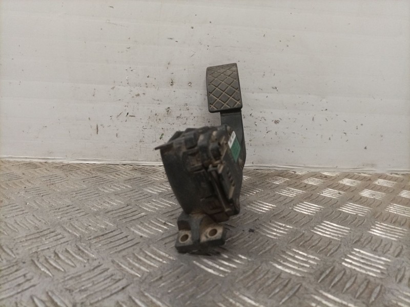 Recambio de pedal acelerador para volkswagen passat berlina (3b2) comfortline referencia OEM IAM 8D1721523A  