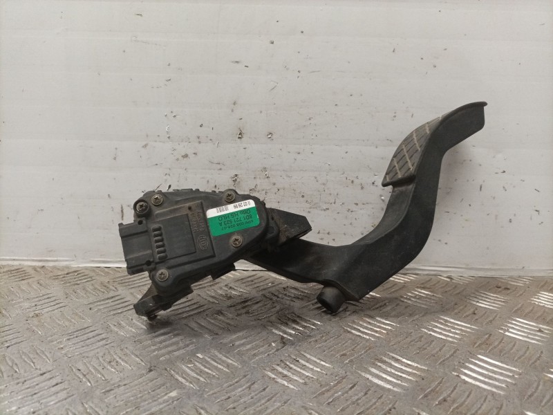Recambio de pedal acelerador para volkswagen passat berlina (3b2) comfortline referencia OEM IAM 8D1721523A  