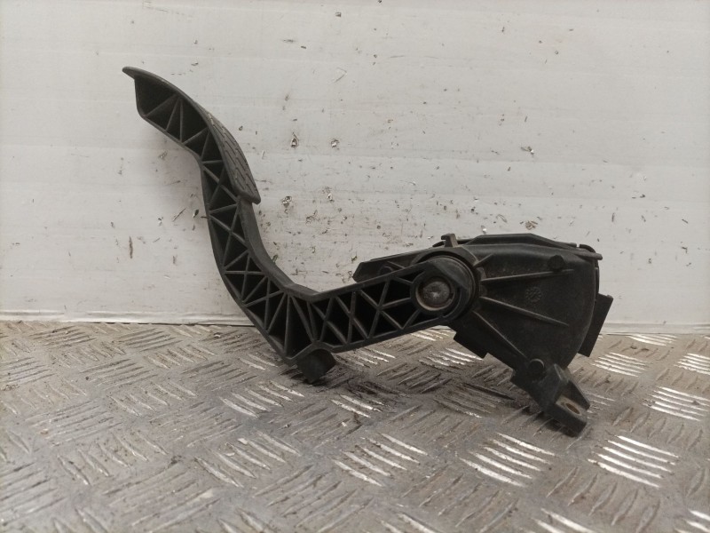 Recambio de pedal acelerador para volkswagen passat berlina (3b2) comfortline referencia OEM IAM 8D1721523A  