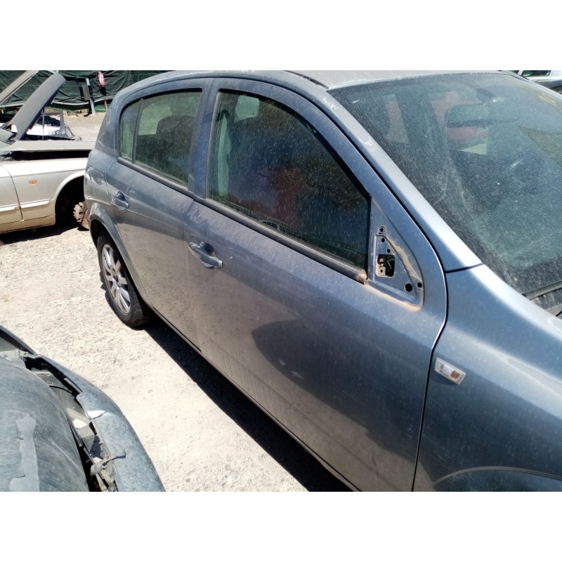 opel astra h berlina del año 2004