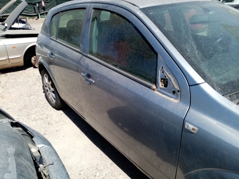 opel astra h berlina del año 2004