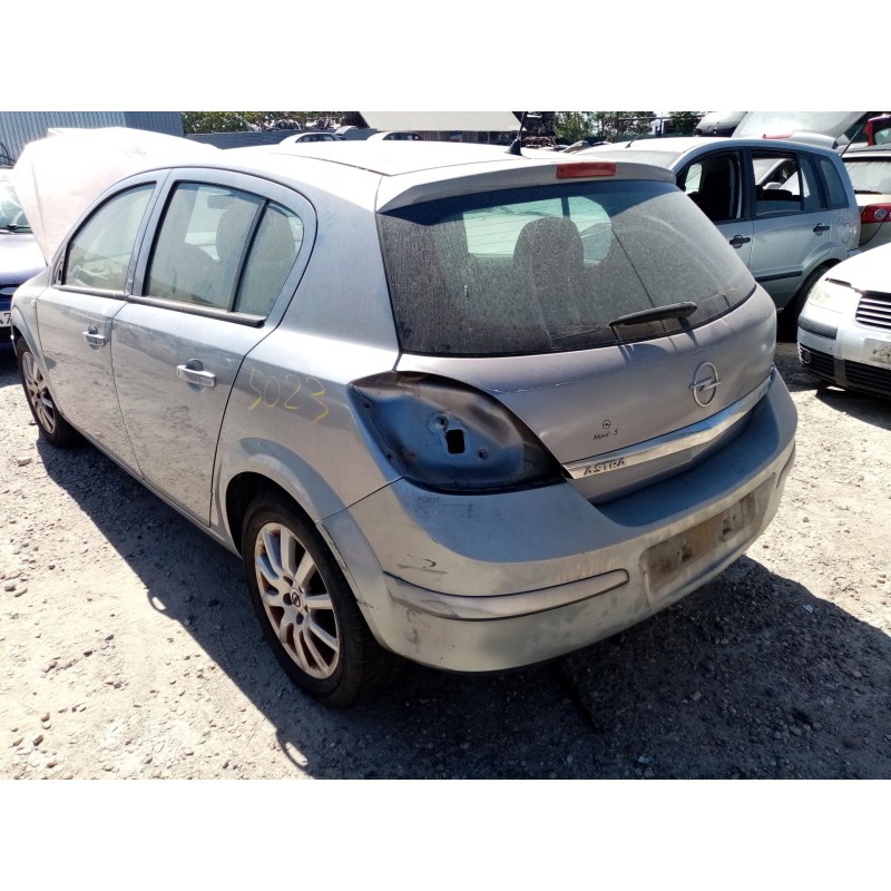 opel astra h berlina del año 2004