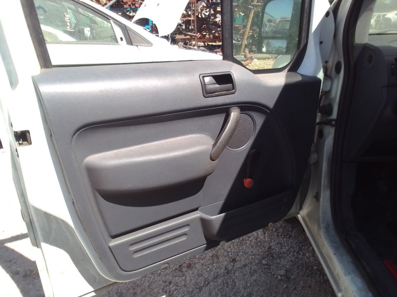 ford transit connect 1.8 tdci 75c base 210 s kombi del año 2002