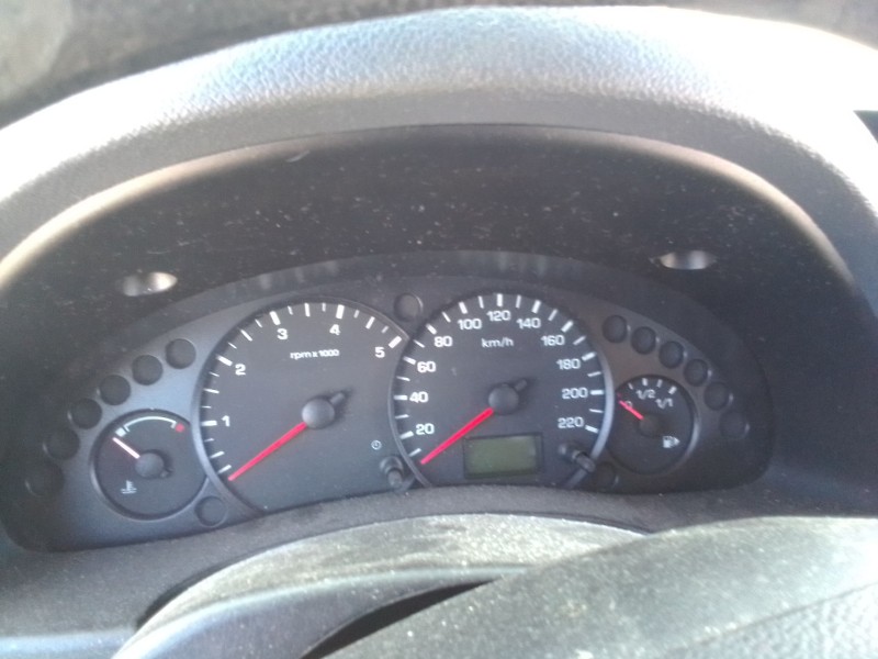 ford transit connect 1.8 tdci 75c base 210 s kombi del año 2002