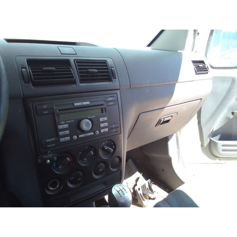 ford transit connect 1.8 tdci 75c base 210 s kombi del año 2002