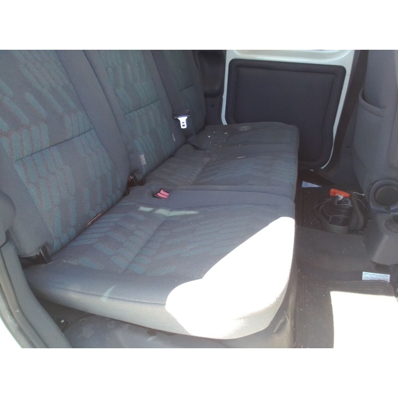 ford transit connect 1.8 tdci 75c base 210 s kombi del año 2002