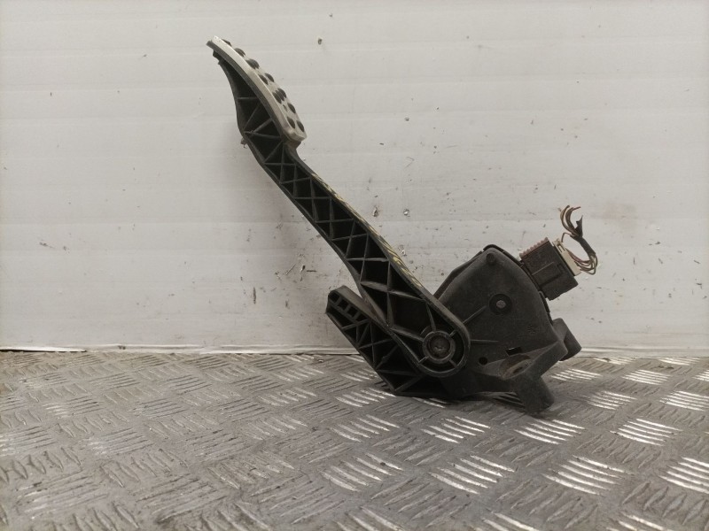 Recambio de potenciometro pedal para opel corsa c sport referencia OEM IAM 9129423CL  