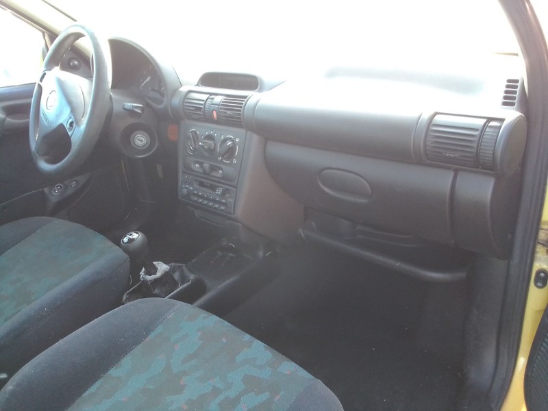 opel corsa b del año 1993