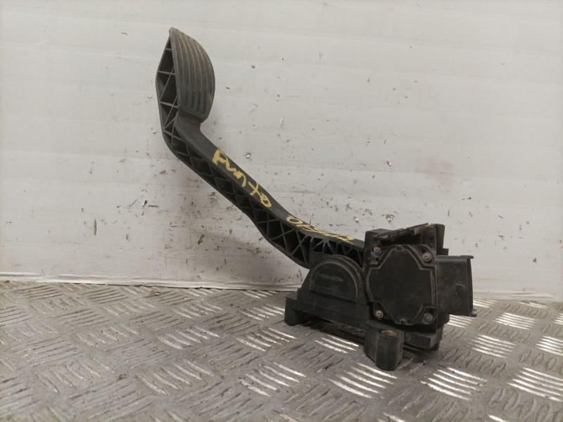 Recambio de potenciometro pedal para fiat punto berlina (188) 1.2 16v cat referencia OEM IAM 0281002325  