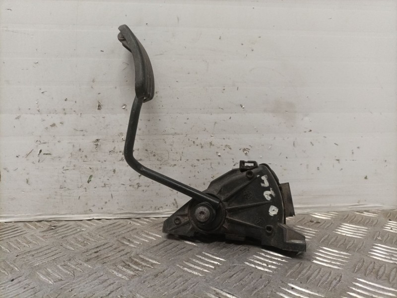 Recambio de potenciometro pedal para renault trafic caja cerrada (ab 4.01) referencia OEM IAM 7700313060  