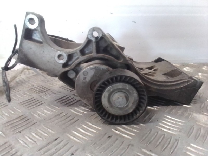 Recambio de soporte alternador para opel insignia berlina cosmo referencia OEM IAM 55562863  