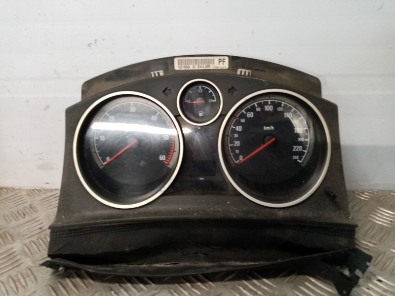 Recambio de cuadro instrumentos para opel astra h berlina referencia OEM IAM 13216684  