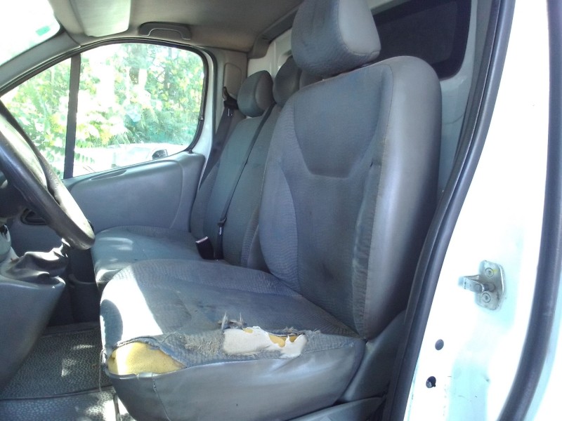 renault trafic passenger combi 6 27 c.normal 2.5dci 150 del año 2006