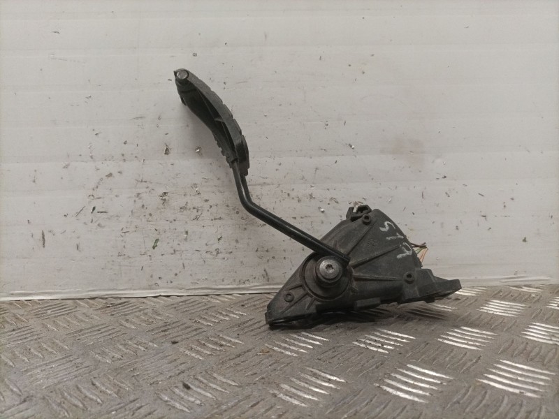 Recambio de potenciometro pedal para renault master ii phase 2 caja cerrada referencia OEM IAM 7700314525  