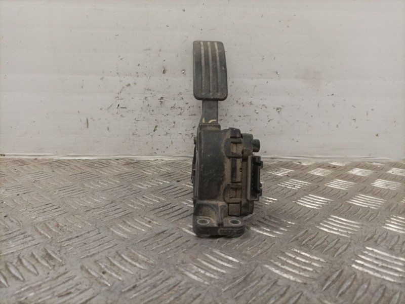 Recambio de potenciometro pedal para dacia logan referencia OEM IAM 8200386506B  