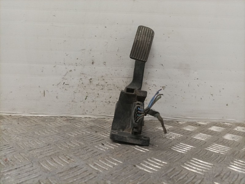 Recambio de potenciometro pedal para mercedes sprinter (w901,w903) combi referencia OEM IAM 0281002335 A9013000404 