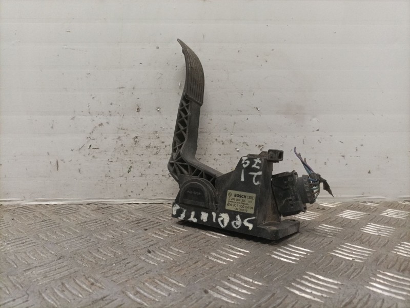 Recambio de potenciometro pedal para mercedes sprinter (w901,w903) combi referencia OEM IAM 0281002335 A9013000404 