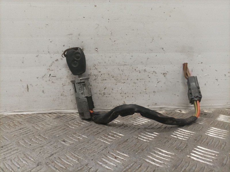 Recambio de conmutador de arranque para dacia logan referencia OEM IAM   