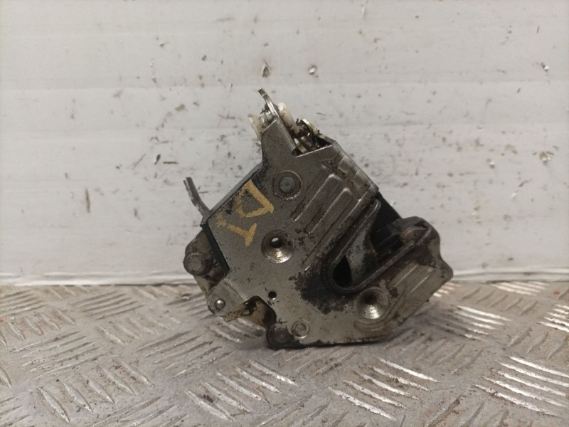 Recambio de cerradura puerta delantera izquierda para mercedes clase c (w201) berlina referencia OEM IAM   