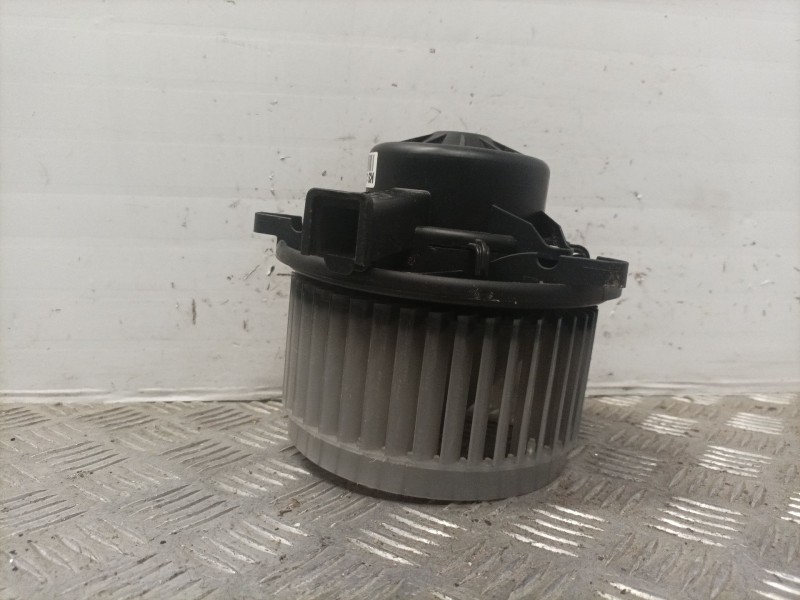 Recambio de ventilador calefaccion para opel insignia berlina cosmo referencia OEM IAM 5242673401 A091070942 