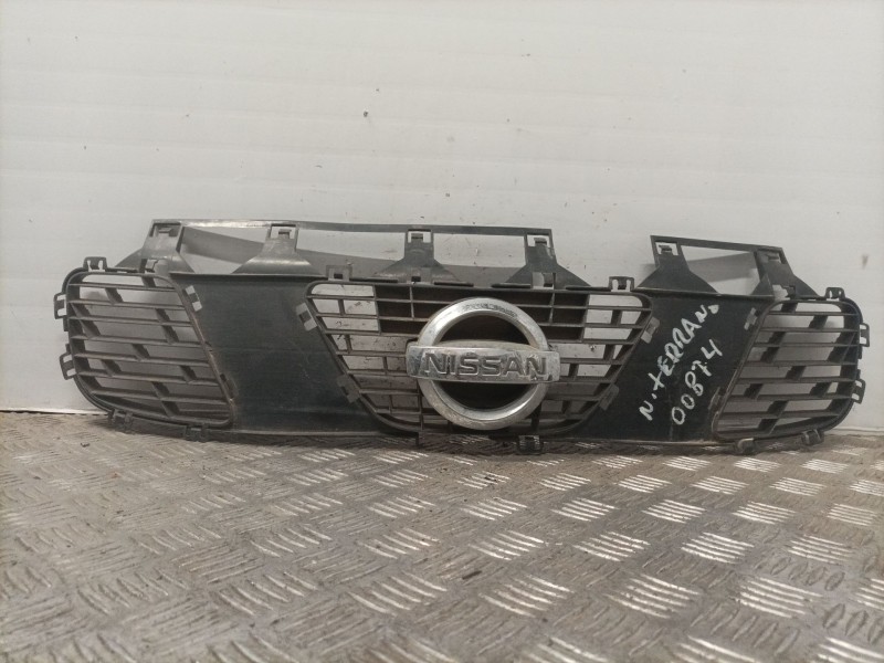 Recambio de rejilla delantera para nissan terrano/terrano.ii (r20) 2.7 turbodiesel referencia OEM IAM   