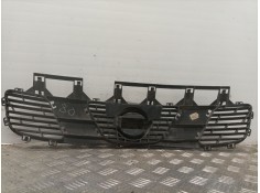 Recambio de rejilla delantera para nissan terrano/terrano.ii (r20) 2.7 turbodiesel referencia OEM IAM    2