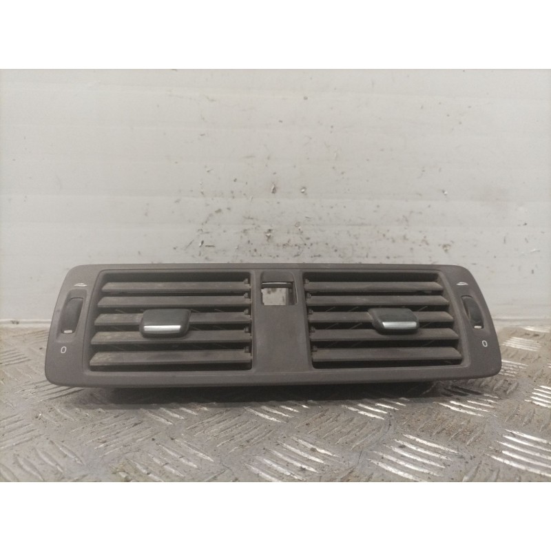 Recambio de rejilla aireadora para volvo volvo mw75 1997cm3 100 kw volvo mw75 referencia OEM IAM   