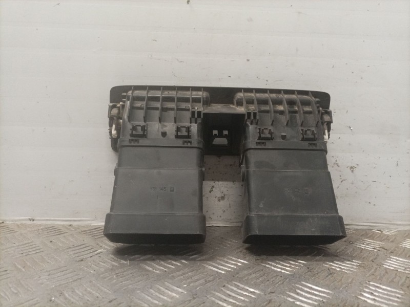 Recambio de rejilla aireadora para volvo volvo mw75 1997cm3 100 kw volvo mw75 referencia OEM IAM   