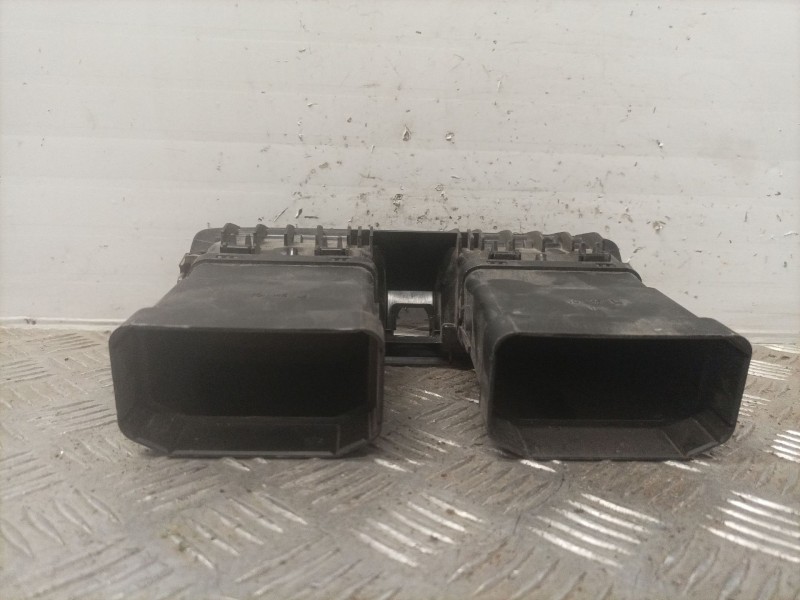 Recambio de rejilla aireadora para volvo volvo mw75 1997cm3 100 kw volvo mw75 referencia OEM IAM   