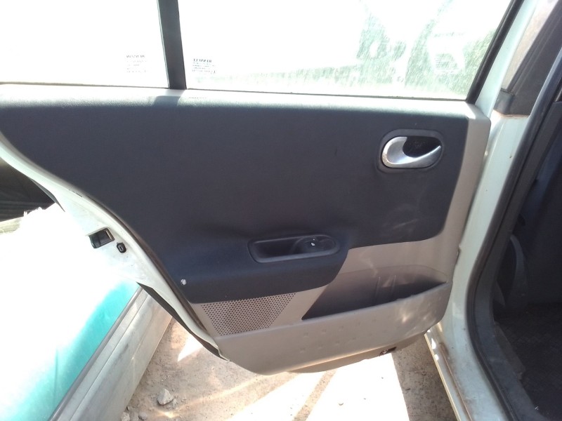 renault megane ii berlina 5p del año 2002