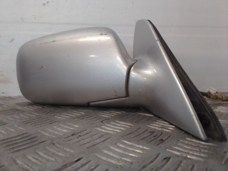 Recambio de retrovisor derecho para toyota corolla (e11) referencia OEM IAM E11015476 SKH5655 