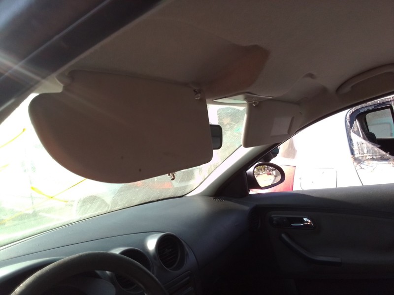 seat ibiza (6l1) del año 2002