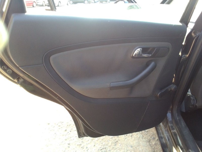 seat ibiza (6l1) del año 2002