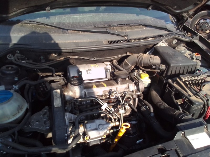 seat ibiza (6l1) del año 2002