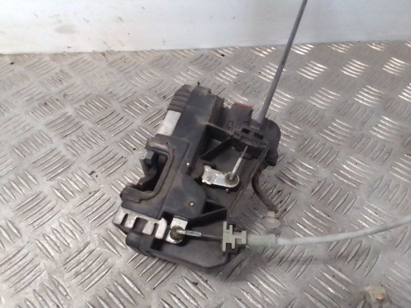 Recambio de cerradura puerta delantera izquierda para opel zafira a referencia OEM IAM 24444015  