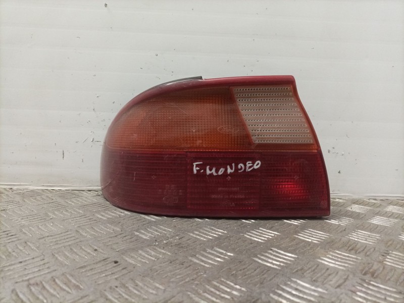 Recambio de piloto trasero izquierdo para ford mondeo berlina/familiar (fd) referencia OEM IAM   