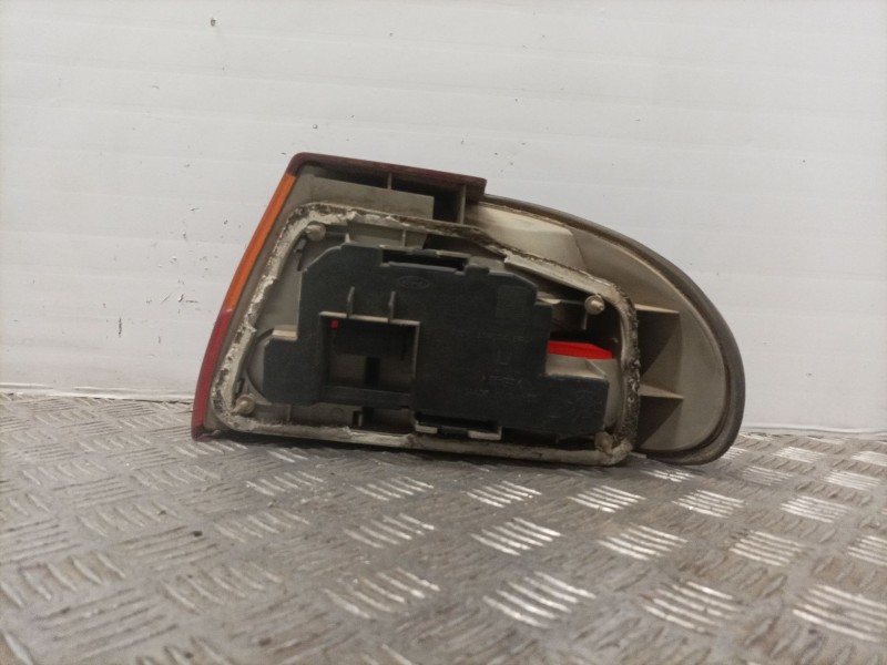 Recambio de piloto trasero izquierdo para ford mondeo berlina/familiar (fd) referencia OEM IAM   