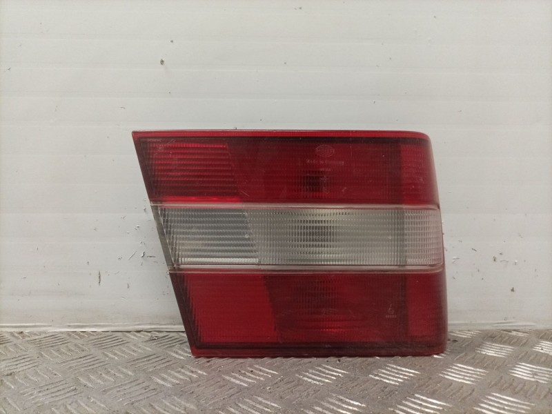 Recambio de piloto trasero izquierdo para volvo serie 940 berlina/familiar referencia OEM IAM    Recambio de piloto trasero izquierdo para volvo serie 940 berlina/familiar referencia OEM IAM