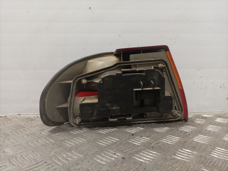 Recambio de piloto trasero derecho para ford mondeo berlina/familiar (fd) referencia OEM IAM    Recambio de piloto trasero derecho para ford mondeo berlina/familiar (fd) referencia OEM IAM