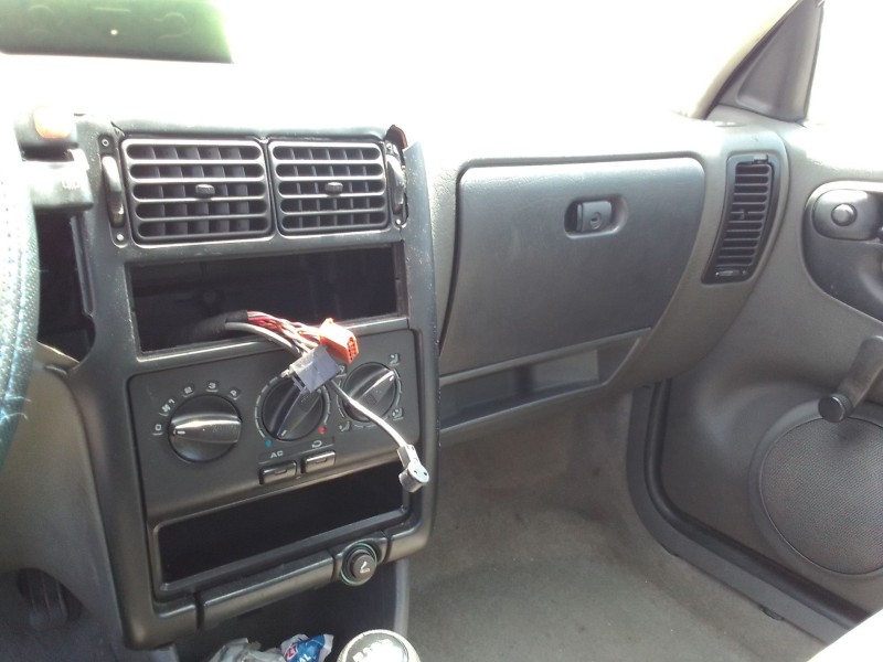 volkswagen polo berlina (6n1) del año 1994