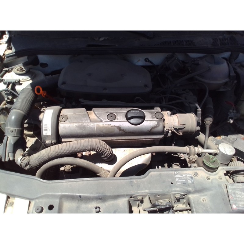 volkswagen polo berlina (6n1) del año 1994