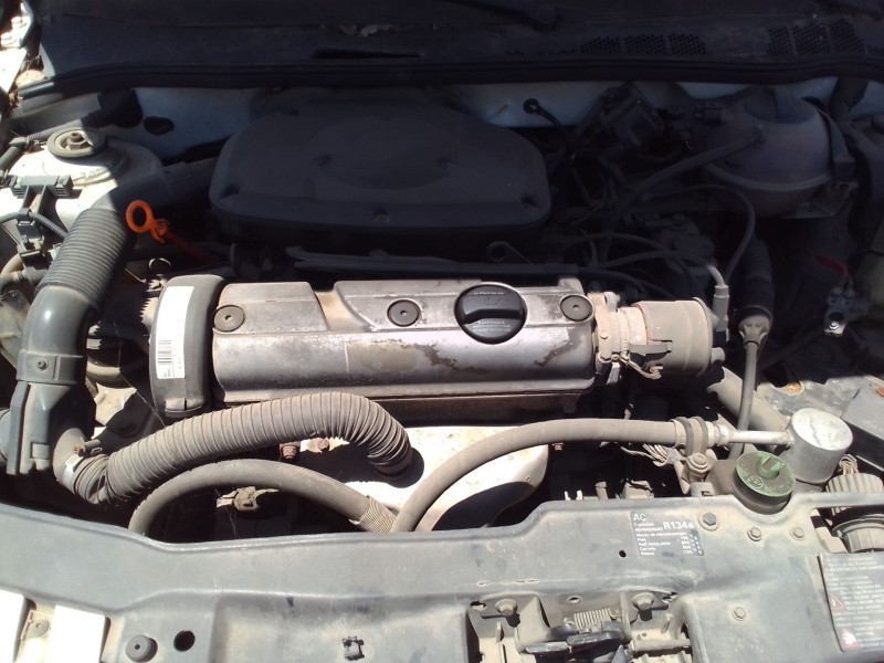 volkswagen polo berlina (6n1) del año 1994