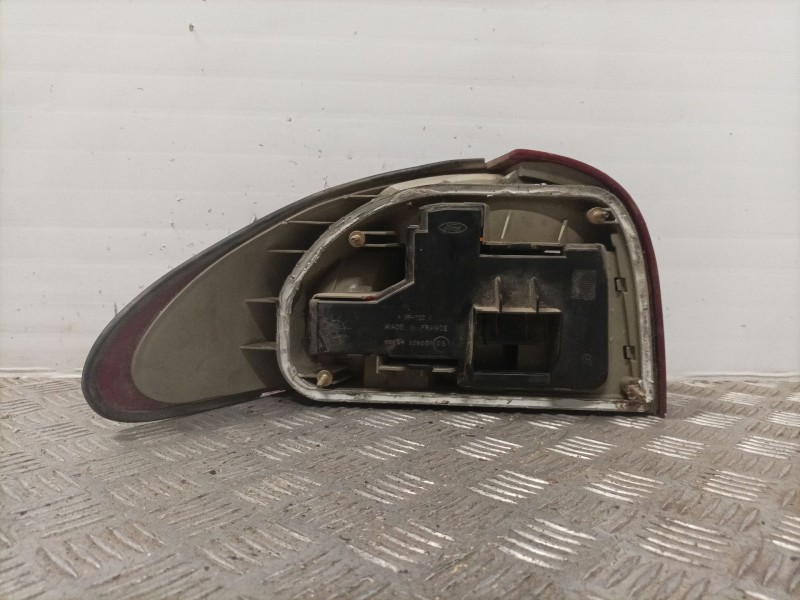 Recambio de piloto trasero derecho para ford mondeo berlina/familiar (fd) referencia OEM IAM   