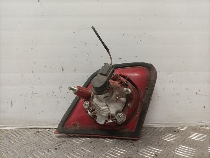 Recambio de piloto trasero derecho interior para volkswagen passat berlina (3c2) referencia OEM IAM   