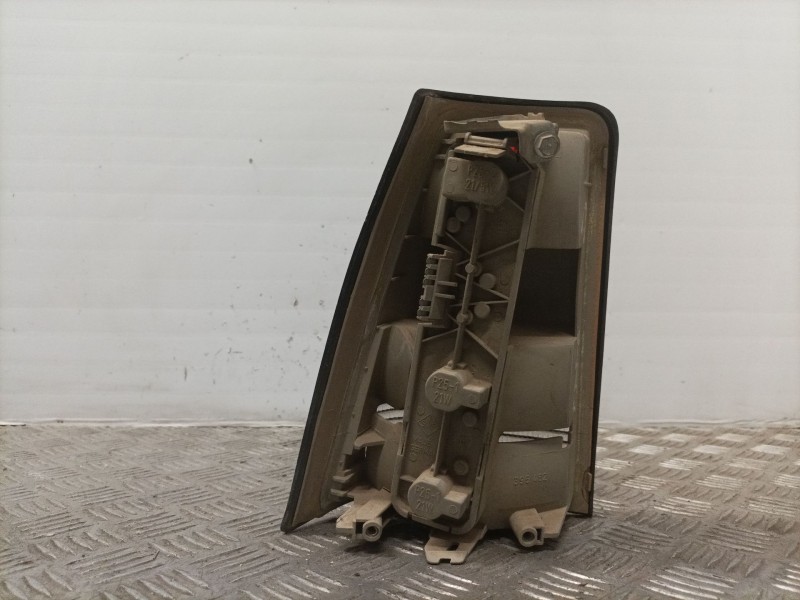 Recambio de piloto trasero derecho para opel kadett e 1.7 diesel referencia OEM IAM   