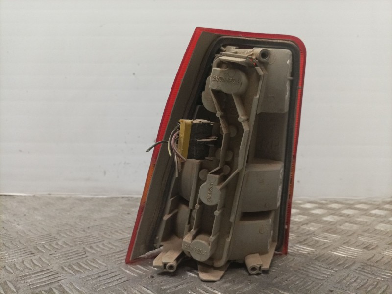 Recambio de piloto trasero derecho para opel kadett e 1.7 diesel referencia OEM IAM   