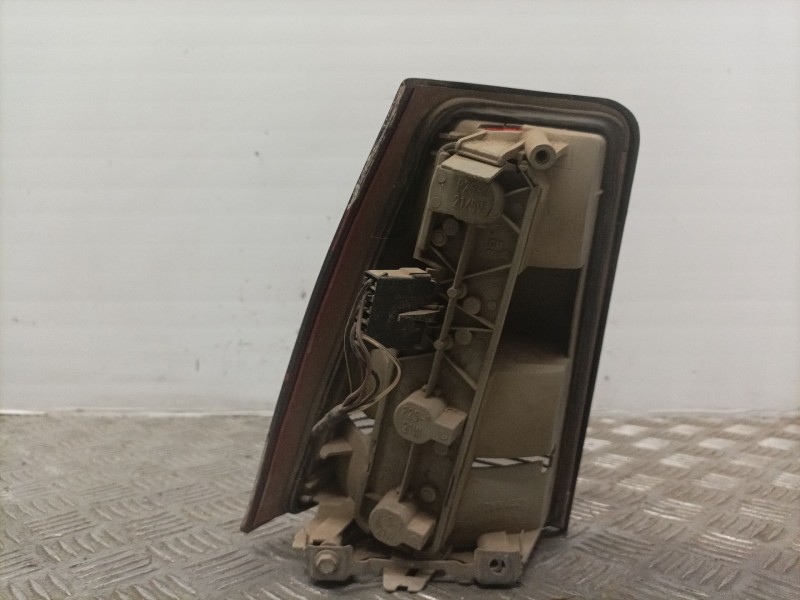 Recambio de piloto trasero derecho para opel kadett e 1.7 diesel referencia OEM IAM   