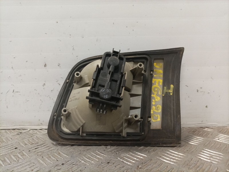 Recambio de piloto trasero izquierdo para opel omega b referencia OEM IAM   